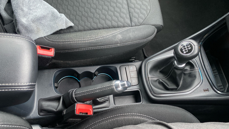 Ford Puma 1.0 EcoBoost Hybrid mHEV Titanium Design 5dr Petrol Hatchback